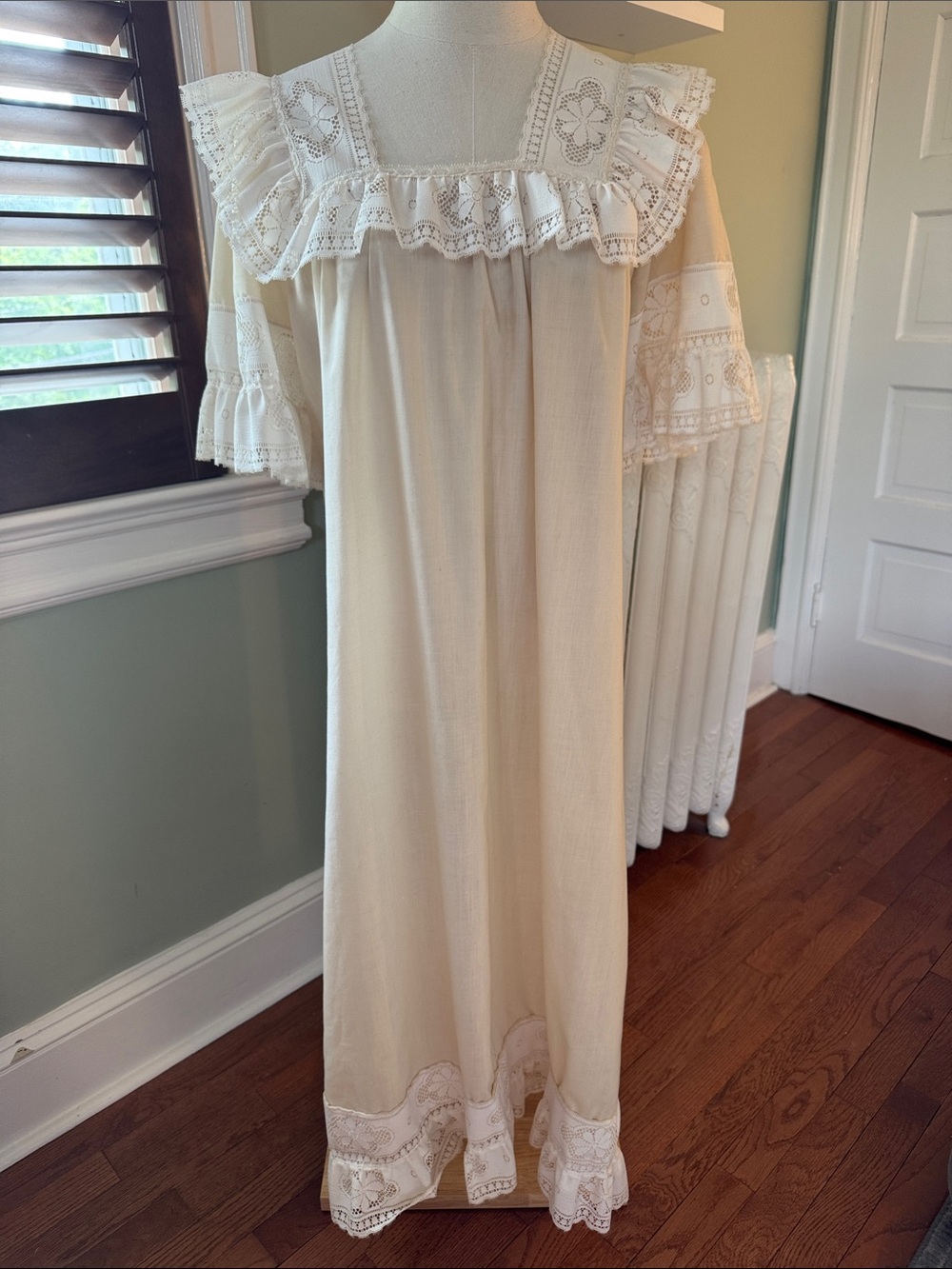 Vintage Cream Lace-Trim Midi Dress